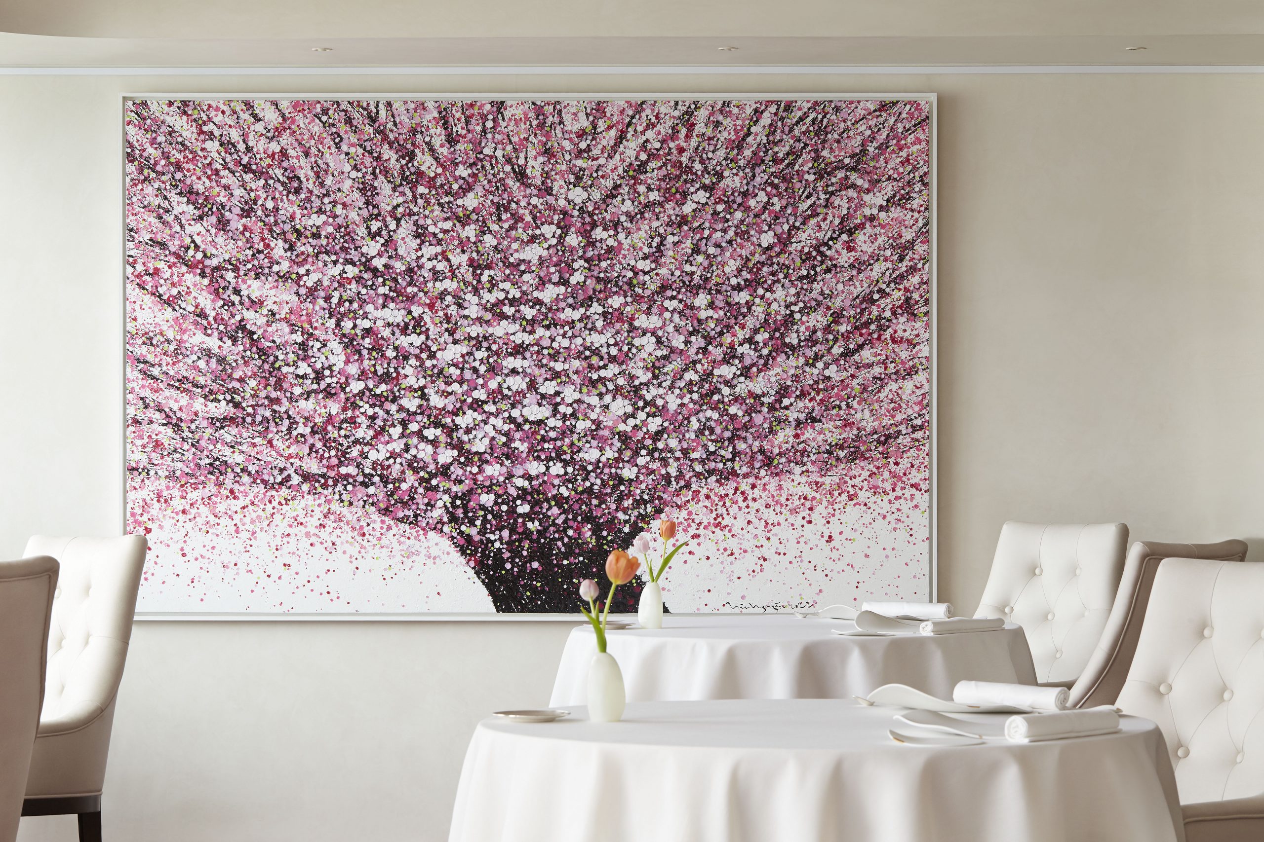 Saint Pierre dining interior
